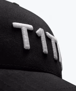 T1TAN Snapback zwart- Petten