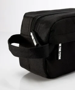 T1TAN Sports toilettas- Tassen